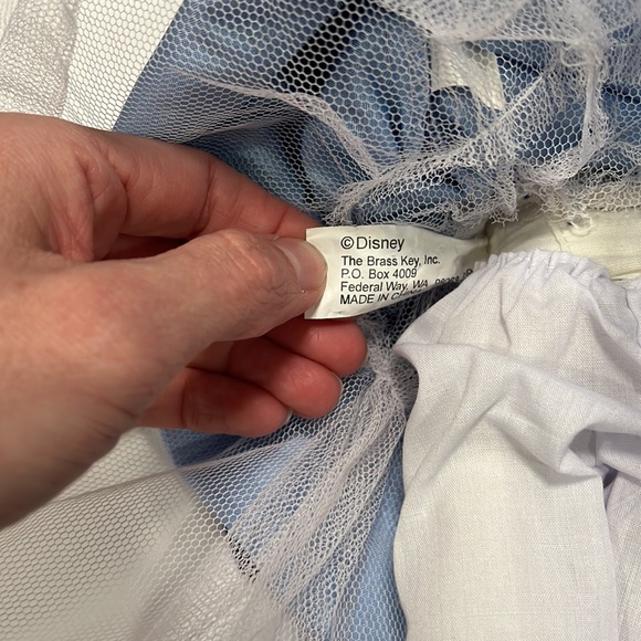 Disney Brass Key Porcelain Snow White Doll - Picture 9 of 12